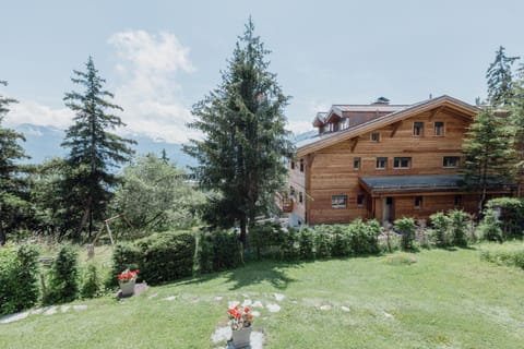 Balcony/Terrace, Mountain view