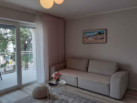 Summer, Living room, Seating area