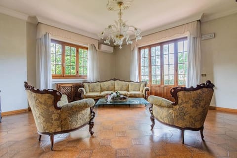 GOLDEN LUXE - Grand Villa with Exlusive Garden Villa in Emilia-Romagna