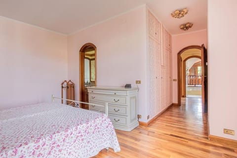 GOLDEN LUXE - Grand Villa with Exlusive Garden Villa in Emilia-Romagna