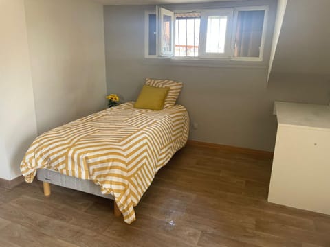 Charmante chambre dans maison tout confort proche Orly et Paris Bed and Breakfast in Île-de-France