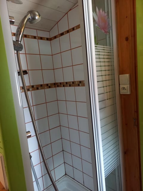 Roulotte au pied du Mont Saint Michel Chalet in Brittany