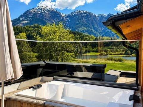 Day, Natural landscape, Hot Tub, Lake view, Mountain view