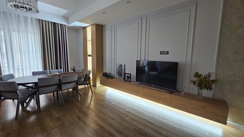 Communal lounge/ TV room, TV and multimedia, Living room