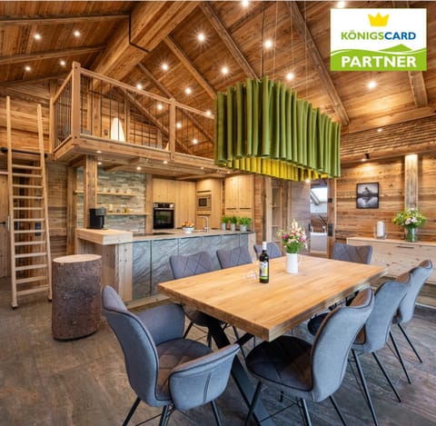 Kitchen or kitchenette, Photo of the whole room, Seating area, Dining area, kitchen