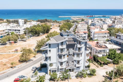 Property building, Day, Neighbourhood, Natural landscape, Bird's eye view, Beach, City view, Sea view, Street view, Location, Parking