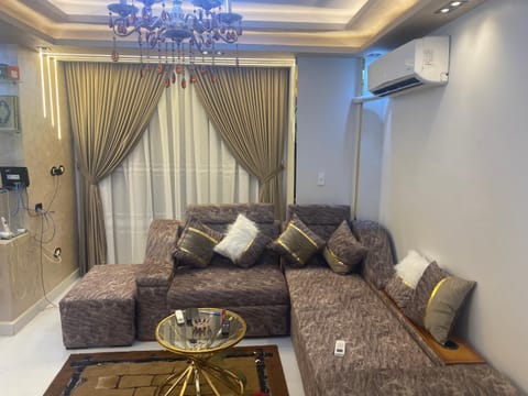 TV and multimedia, Living room, Seating area, air conditioner