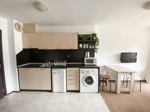 TV and multimedia, Kitchen or kitchenette, Dining area, internet, pet friendly, stove, washing machine