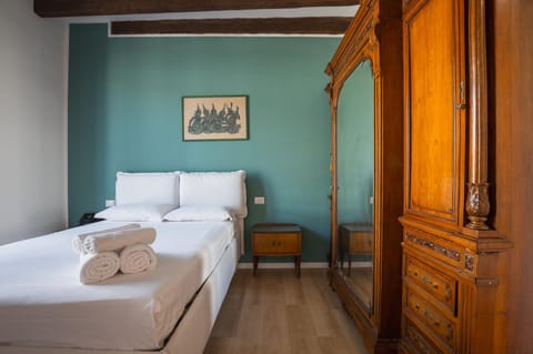Bed, Photo of the whole room, Bedroom, towels, wardrobe