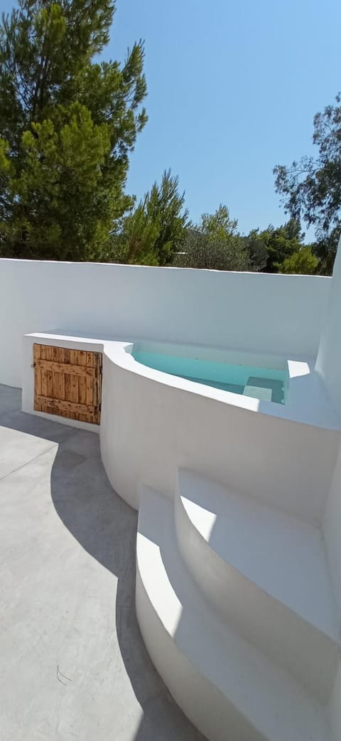 Day, Natural landscape, Hot Tub, Mountain view, Pool view, Swimming pool