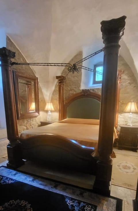 Burg Hermannstein - Kings Room Bed and Breakfast in Wetzlar
