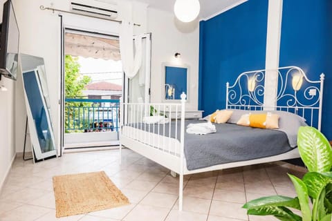 Bed, Balcony/Terrace, Photo of the whole room, Bedroom, air conditioner