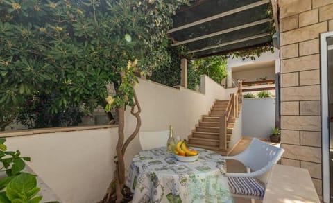 Balcony/Terrace, Seating area, Garden view