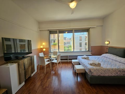Living room, Dining area, Bedroom