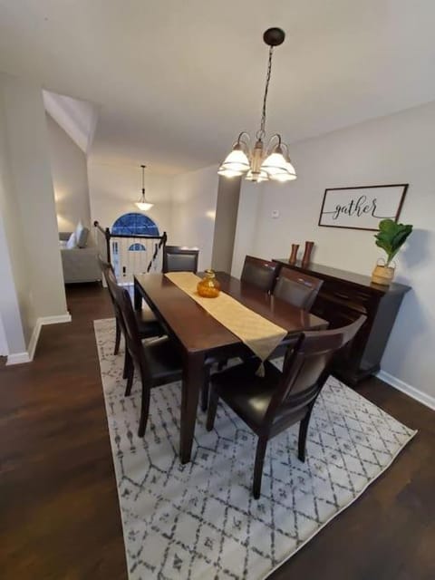 Lovely 5 Bedrooms, 3 Full Baths Home Near Parks! House in Austell