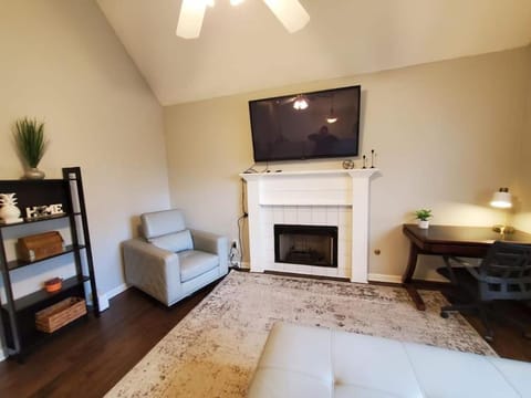 Lovely 5 Bedrooms, 3 Full Baths Home Near Parks! House in Austell