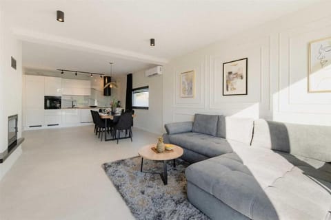 Villa Amare Villa in Šibenik-Knin County, Croatia