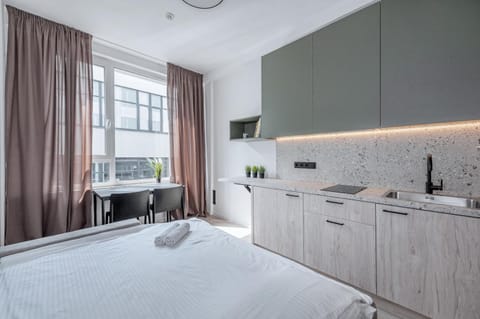 Bed, Kitchen or kitchenette, Photo of the whole room, Bedroom, towels