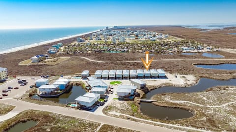 Beach to Bay - OCEAN VIEWS! Private Pool! House in Port Aransas