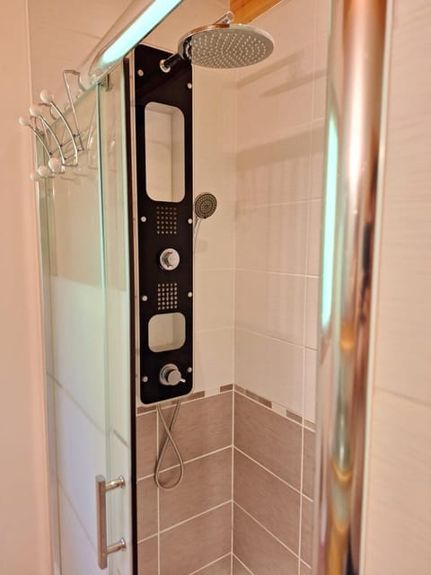 Bathroom, Living room