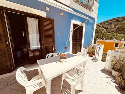 Property building, Balcony/Terrace