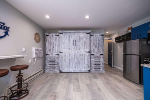 Studio Suite B1 House in Bridgman