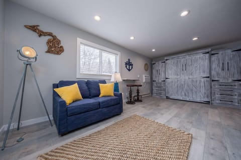 Studio Suite B1 House in Bridgman