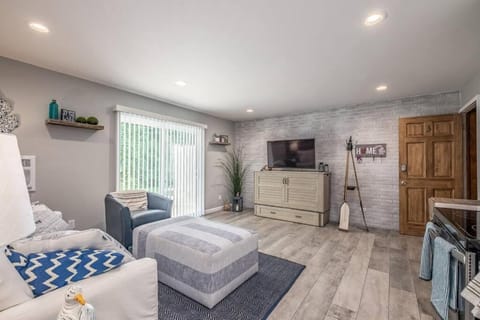 Sunset Villa B3 House in Bridgman