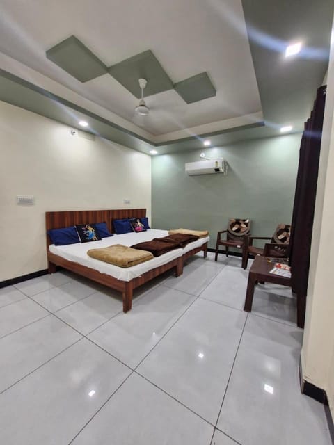 Photo of the whole room, Bedroom, air conditioner