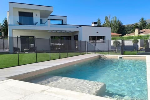 Garden, Swimming pool