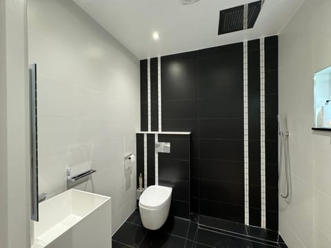 Art Deco 52 House in Truro