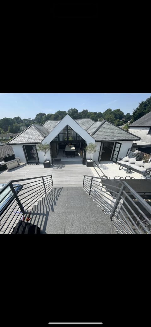 Property building, Garden, Hot Tub