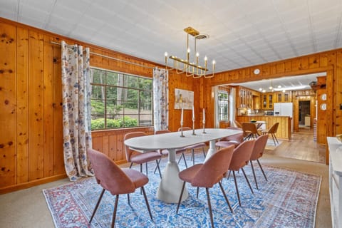 Spacious Family Home - 10 Mins to Cartersville House in Georgia