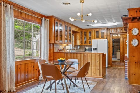 Spacious Family Home - 10 Mins to Cartersville House in Georgia