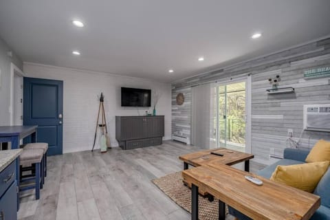 Sunset Villa B6 House in Bridgman