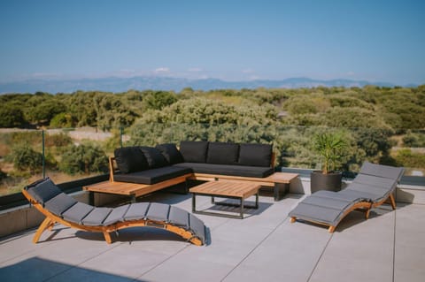 Day, Natural landscape, Seating area, Mountain view, sunbed