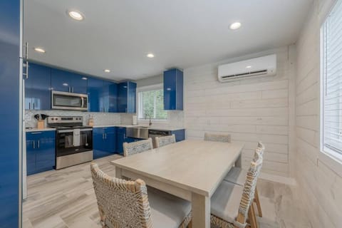 Sunset Family Villa C2 House in Bridgman