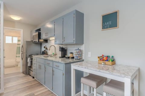 Sunset Villa D8 House in Bridgman