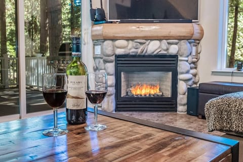 Cabin at the Creek Family Fun Starts Here! Cabin in Shaver Lake