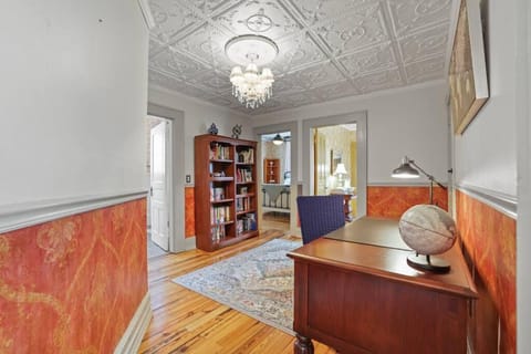 Charming Victorian Home - 2 minutes to downtown House in Ohio