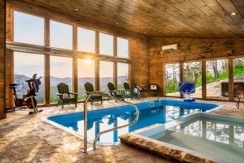 Pool view, Swimming pool, sunbed