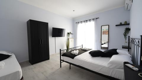 Bed, TV and multimedia, Bedroom, wardrobe