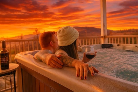The Great Escape Sunsets Hot Tub Bliss House in Shaver Lake