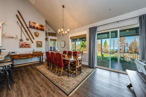 The Great Escape Sunsets Hot Tub Bliss House in Shaver Lake