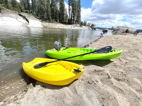 The Cedar House Prime Spot Kayaks & Cool AC House in Shaver Lake