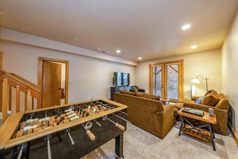 Sierra Pines Villa Deck Jetted Tub Game Rm House in Shaver Lake