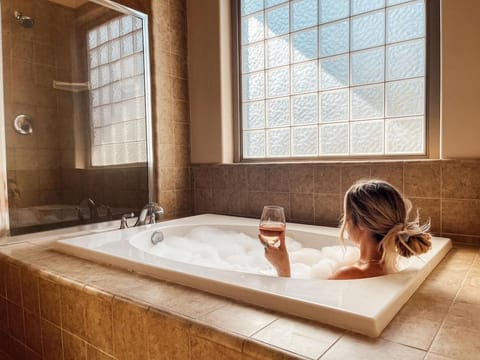 Sierra Pines Villa Deck Jetted Tub Game Rm House in Shaver Lake