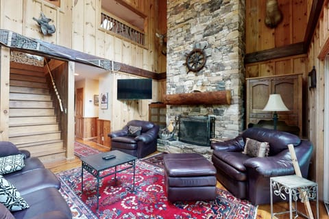 Lakeview Cabin Cabin in Lake Glenville