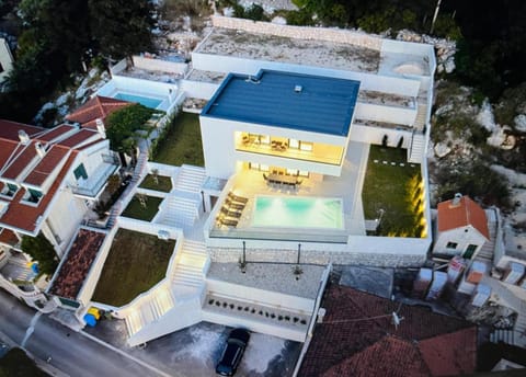 Property building, Bird's eye view, Pool view, Swimming pool