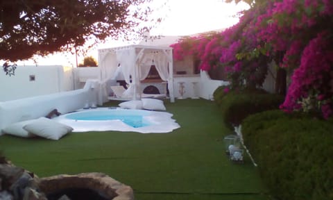 Property building, Balcony/Terrace, Lounge or bar, Area and facilities